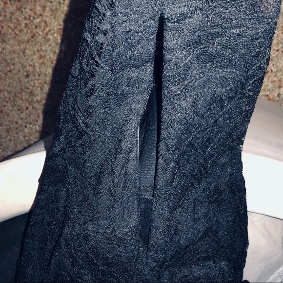 *PRICE DROP* EUC INC Black Lace Empire Top - Picture 6 of 8